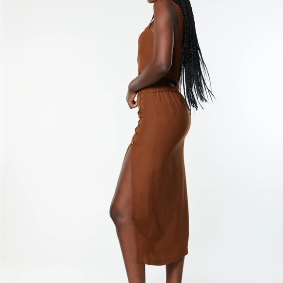 Oak + Fort Linen Midi Skirt - Picture 2 of 11